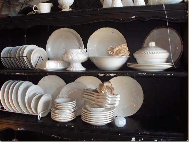 Great Hutch And Plates